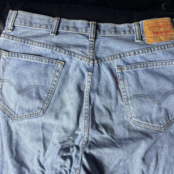 Levis 560 Men's Tapered Leg Jeans Blue Denim Comfort Baggy Light Wash W38 L32 - Picture 4 of 15
